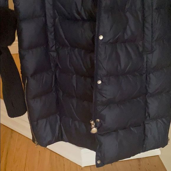 A Down Coat SZ medium - Picture 11 of 13